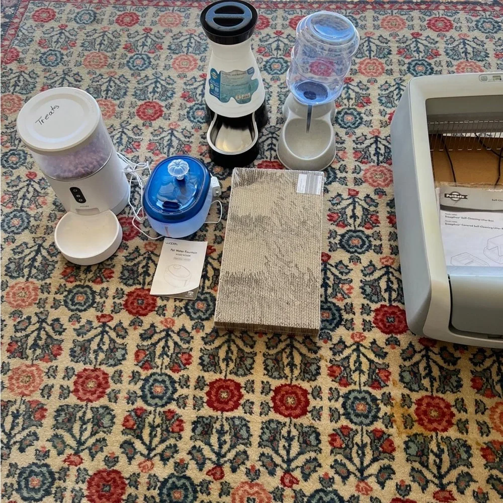 Pet Feeder and Accessories Set